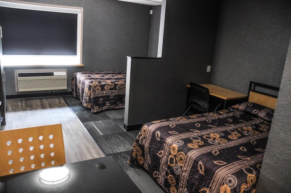 Residence & Conference Centre - Kitchener-Waterloo Bagian luar foto