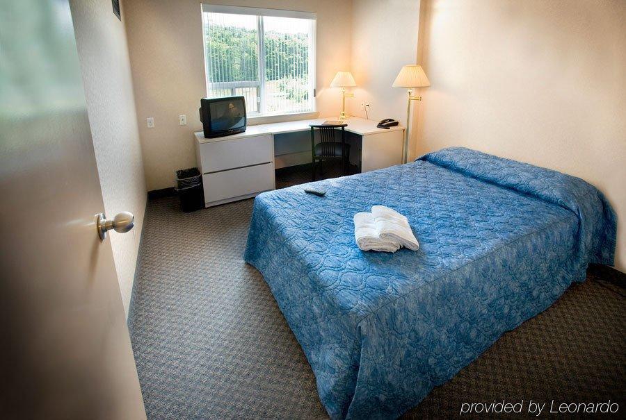 Residence & Conference Centre - Kitchener-Waterloo Bagian luar foto