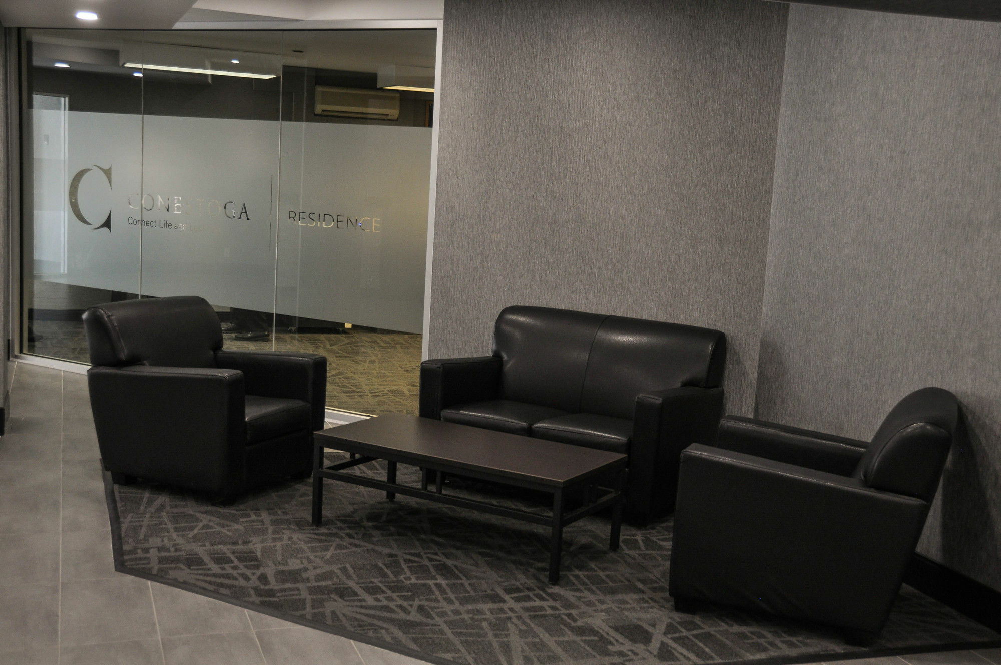 Residence & Conference Centre - Kitchener-Waterloo Bagian luar foto