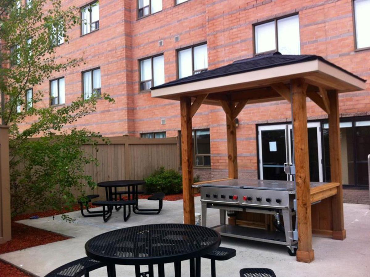 Residence & Conference Centre - Kitchener-Waterloo Bagian luar foto